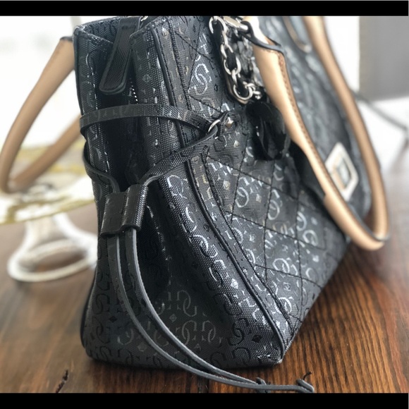 Guess purse - Picture 3 of 8